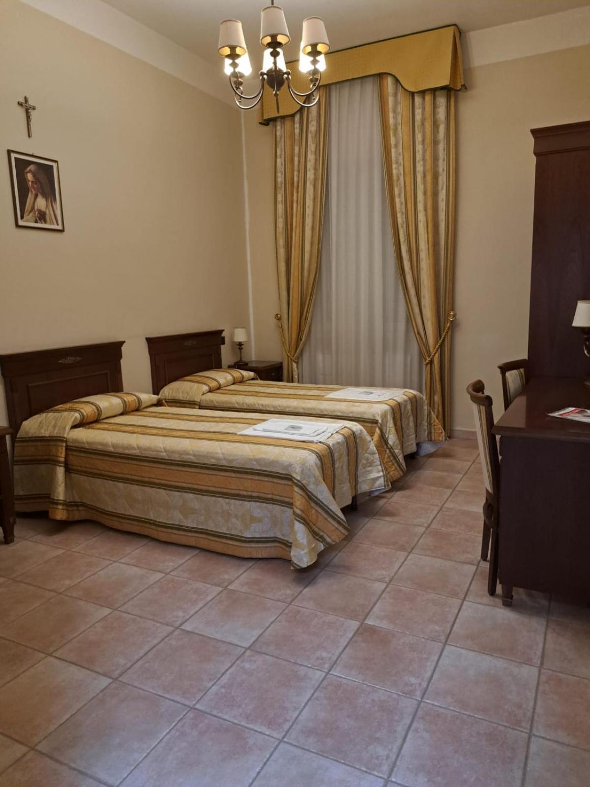 Hotel casapaceebene San Giovanni Rotondo Exterior foto